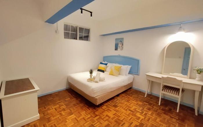 Star Regency by Plush