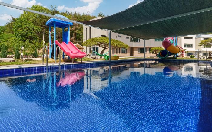 Gyeongju Ain Kids Pool Villa