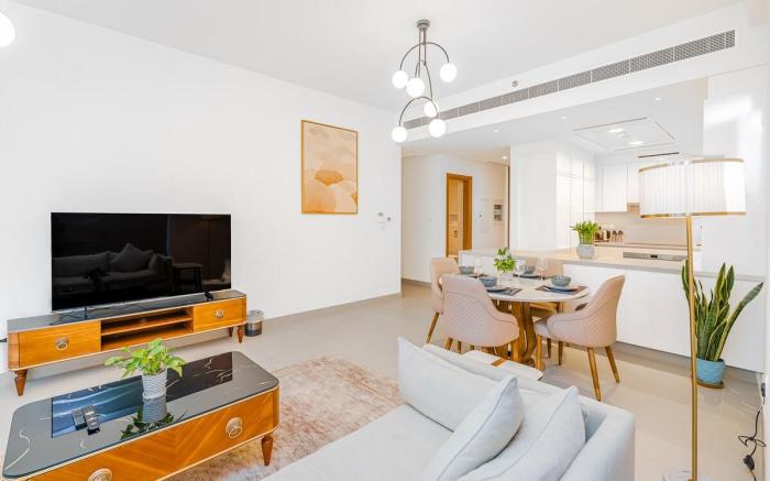 Escape24 - 2BR Canal Front Retreat w/ Canal Views