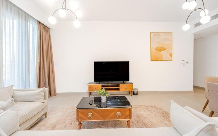 Escape24 - 2BR Canal Front Retreat w/ Canal Views