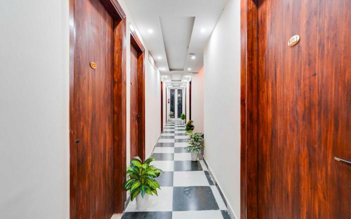 Townhouse Oak Sector 121 Noida Metro Station