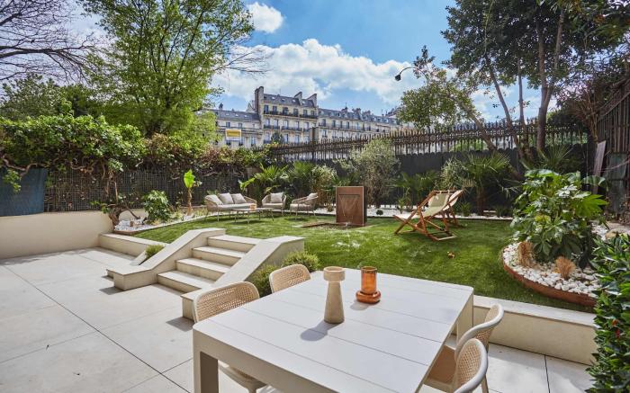 Sumptuous apartment with garden / Arc de Triomphe