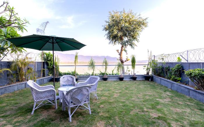 Heartland: Ganga view Villa w/ Jacuzzi & lift