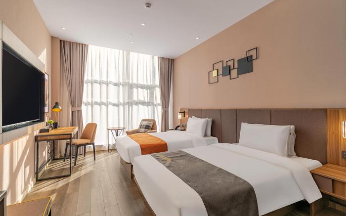 Home Inn Plus Linyi People's Hospital Wuhan Road