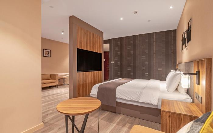 Home Inn Plus Linyi Mall Campus Town