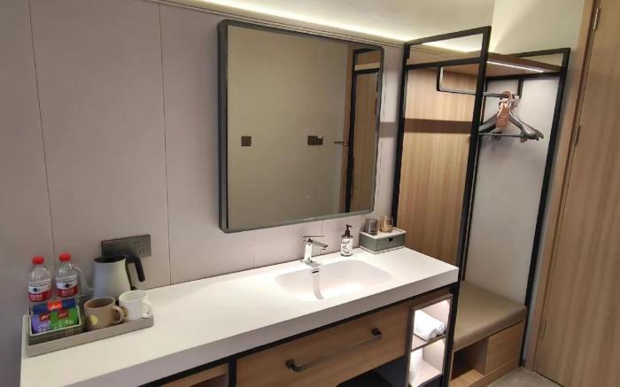 Home Inn Plus Jiujiang College Wanda Plaza