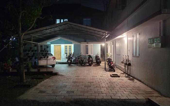 2 BHK Furnished Apartment