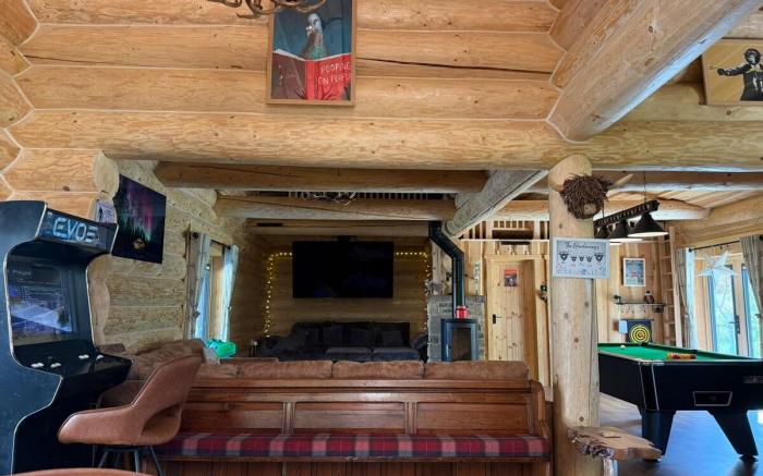 The Log Cabin at The Barn