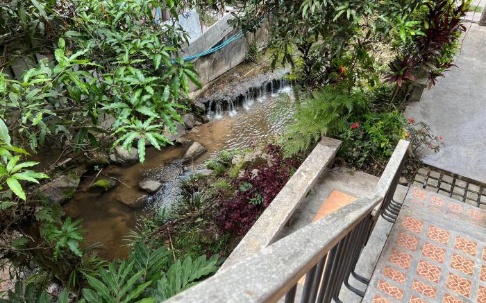 บ้านกลางเขา แม่กำปอง
