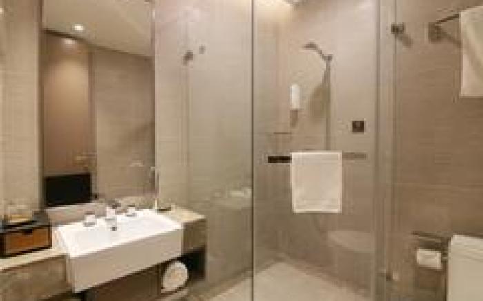 Home Inn Plus Zhengzhou Jinshui East Road CBD Convention and Exhibition Center