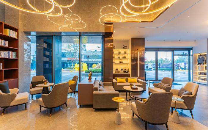Home Inn Plus Jinan East Station