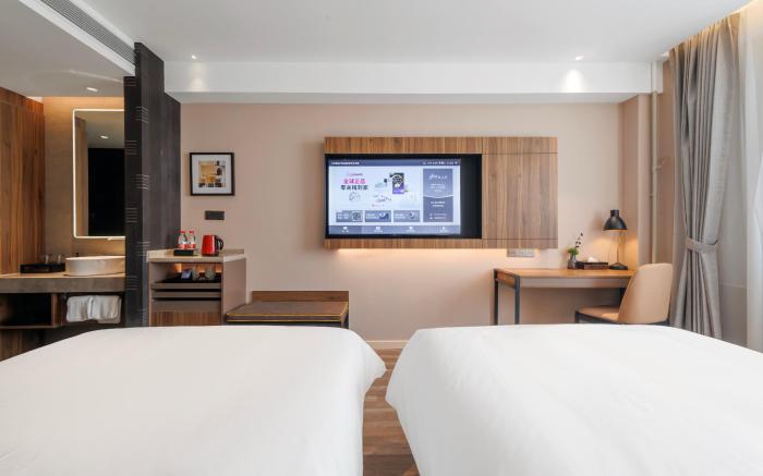 Home Inn Plus Laiyang Jingqi Road Municipal Government