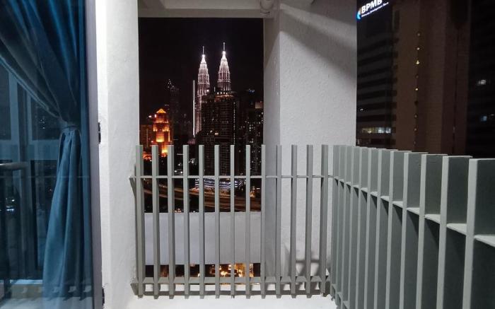 16B The Infinitum | KLCC Infinity Pool