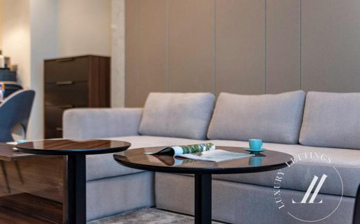 Bright and Airy 2BDR Apartment with Stunning Views