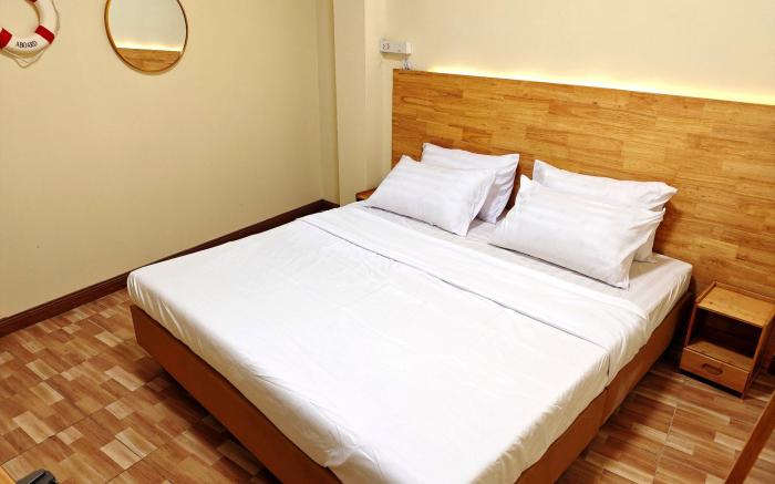 latitude 13 Room & breakfast