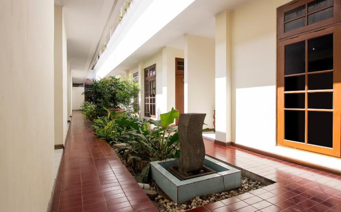 Super OYO 759 Hotel Dewi Sri