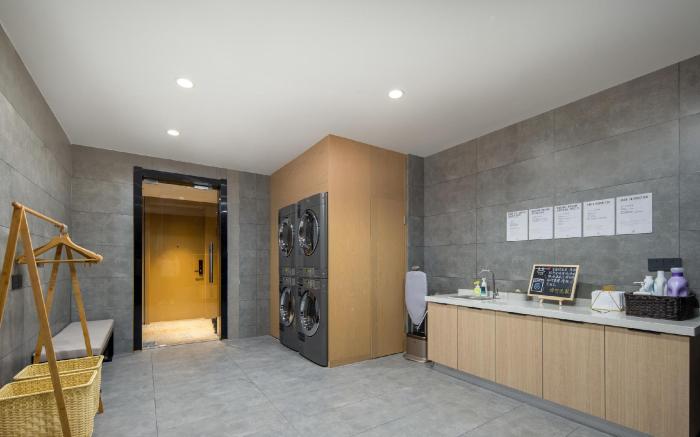 Atour X Hotel Zhenjiang Jinshan Temple Changjiang Road