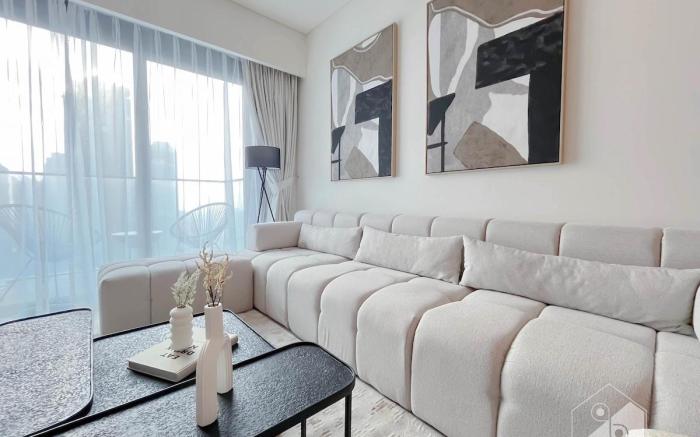 Burj Crown Luxury 2-Bedroom with Balcony & View