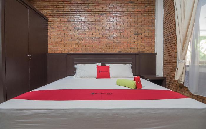 RedDoorz Plus near Cambridge City Square 2 Medan