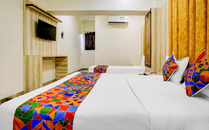 FabExpress Sumit Palace
