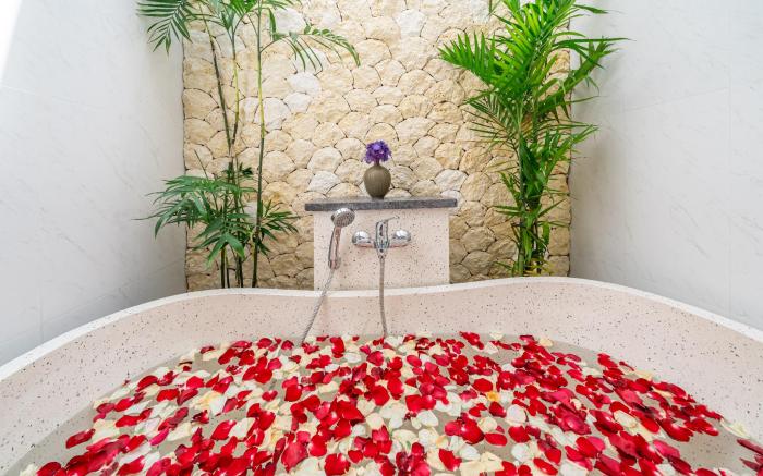 A26- Perfect forCouples& Friends – 2BR in Seminyak