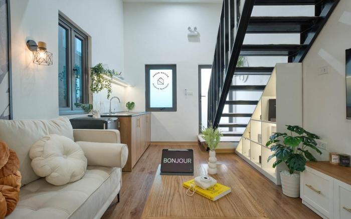 Annam Loft & Balcony_Near Train Street_Old Quaters