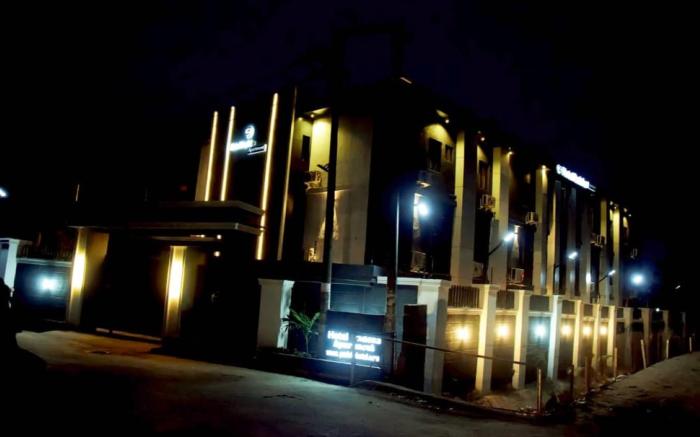 Hotel Padelia Airport Road