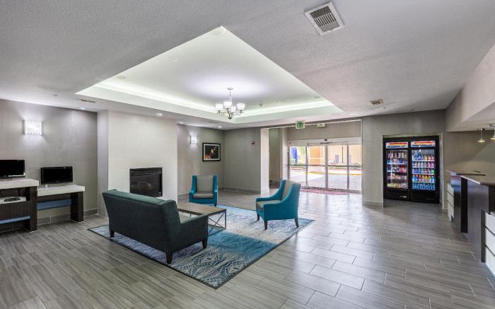 Platinum Inn & Suites Webster