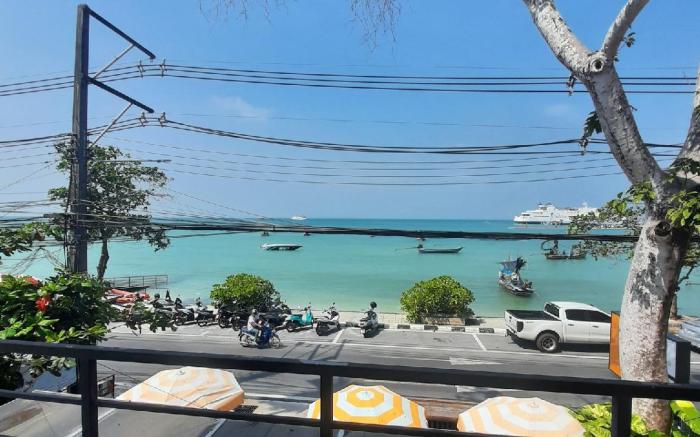 Baan Duang Khae Beach House
