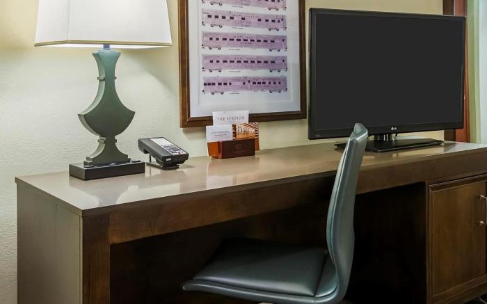 St. Louis Union Station Hotel, Curio Collection by Hilton