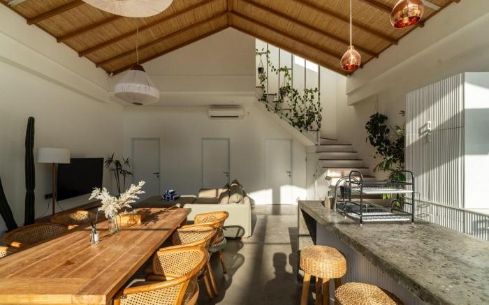 Beach Bliss Retreat 1: Modern 3BR Villa in Canggu