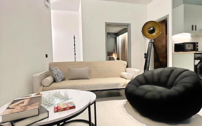 City Center Sea View Apartment 1 Min from Beach