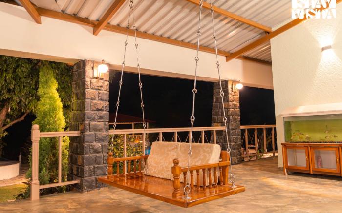 StayVista at Bayleaf Villa