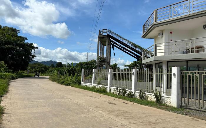 Boss Babe Nacpan Beach House