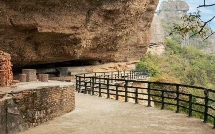 Jinjiang Metropolo Hotel Longchuan Huo Shan Hotel