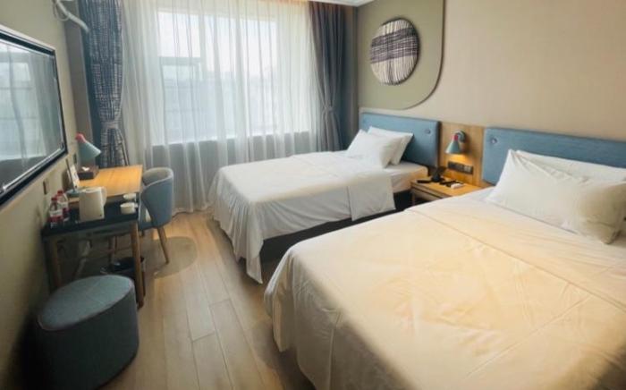 Home Inn Neo Nanchang Bayi Square Normal University Metro Station