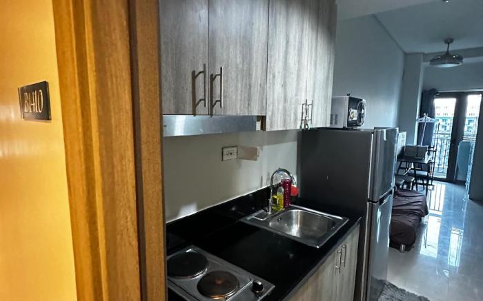 S 1BR unit 1410