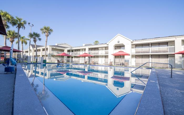 Hotel Room Near Disney 4 People