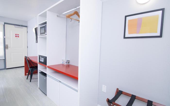 Hotel Room Near Disney 4 People