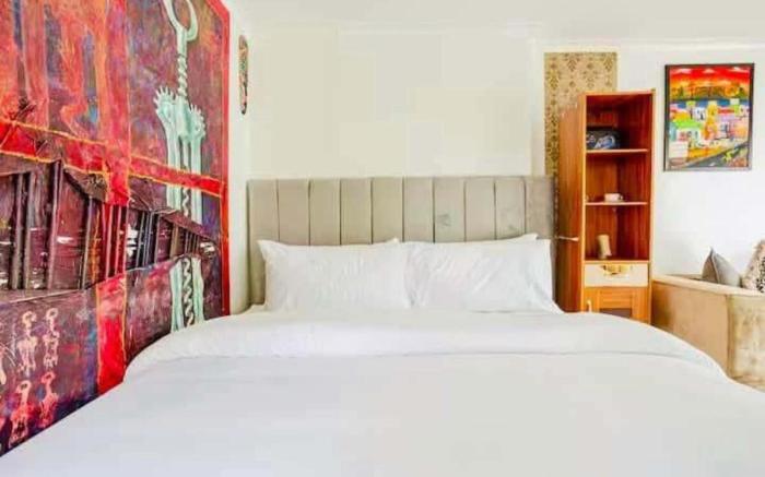 Colourful room-Caline VIP Mews