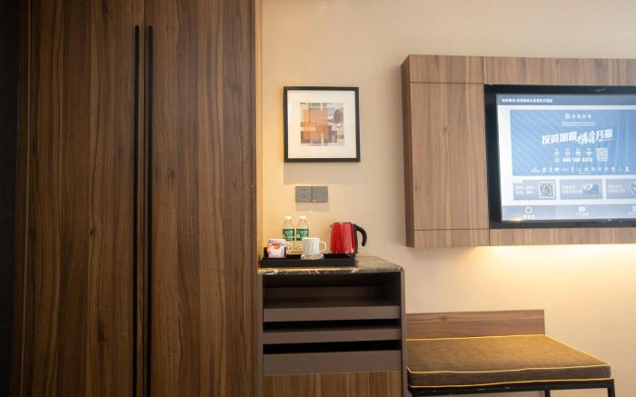 Home Inn Plus Xishuangbanna Peacock Lake Flower Garden