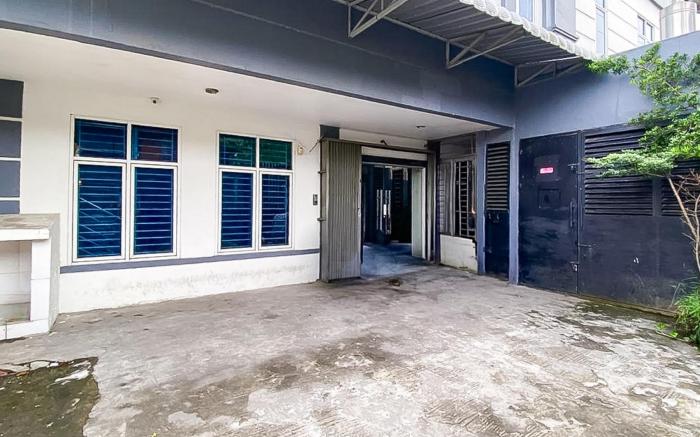 RedDoorz Hostel @ Finest Medan