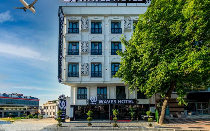 Airport Waves Hotel