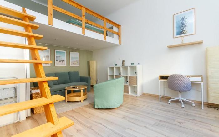 H10 Downtown Studio w AC by NW
