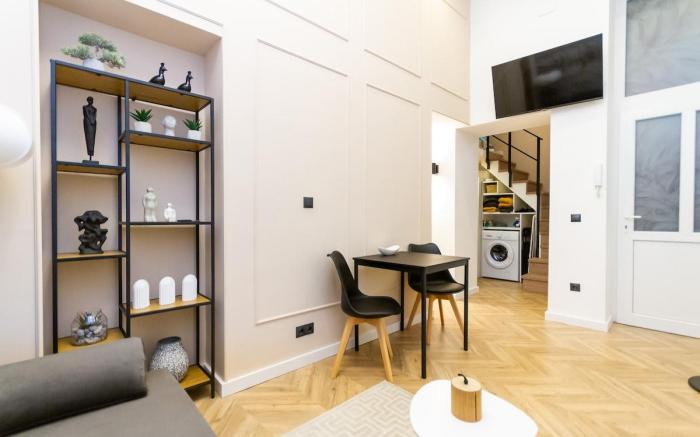 Chic Csengery Studio by NW