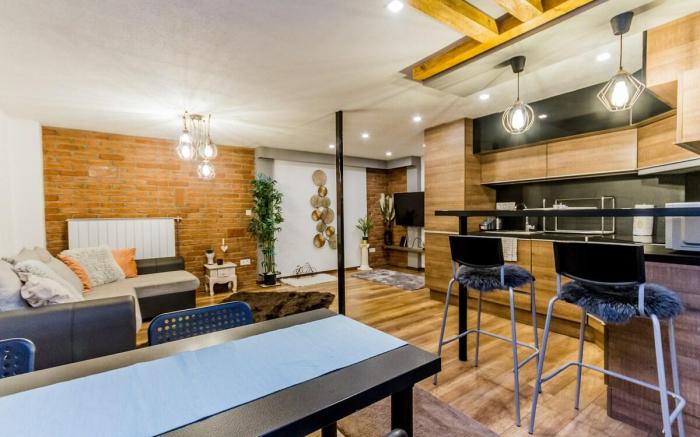 Charming Central Duplex Residence by NW