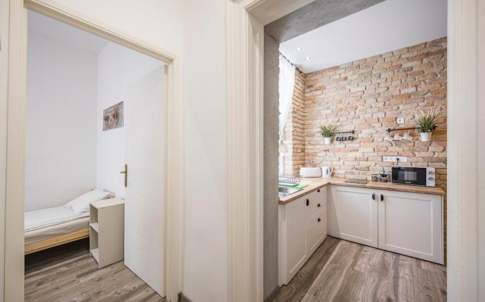 Central Design Apartment w A/C on Ring Road by NW