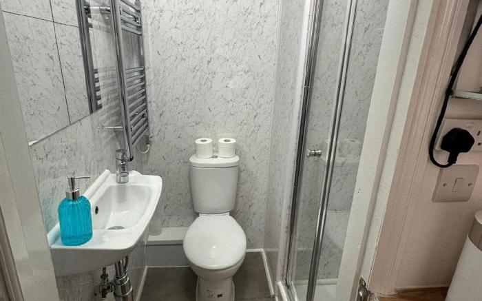Comfortable Ensuite with Private Bathroom