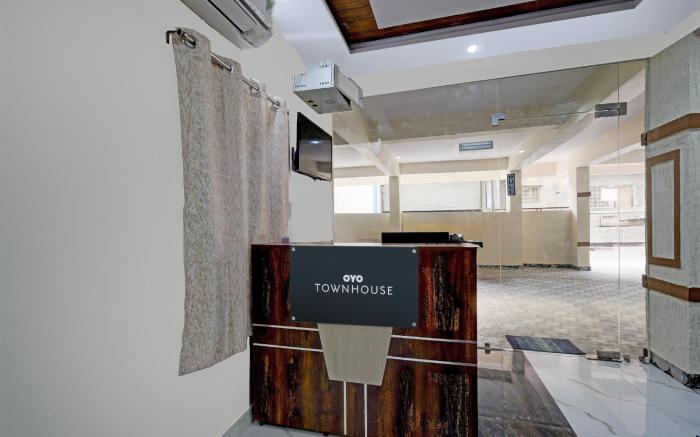 Townhouse Oak Bachupally Medical College Formerly SV Hotels