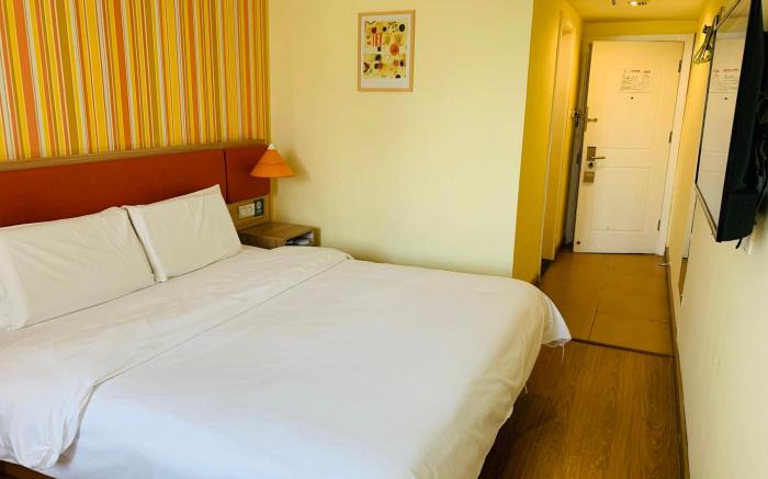 Home Inn Hohhot University West Street Metro Station